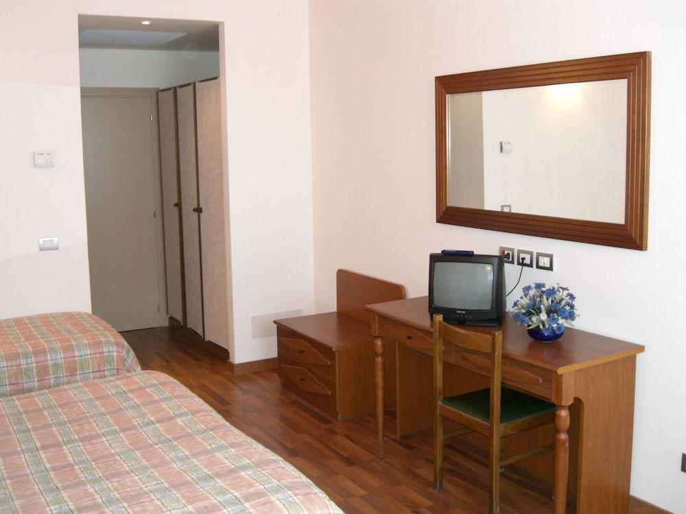 Hotel Golden Rimini Esterno foto
