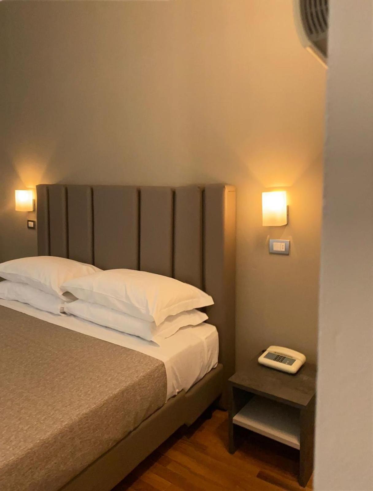 Hotel Golden Rimini Esterno foto