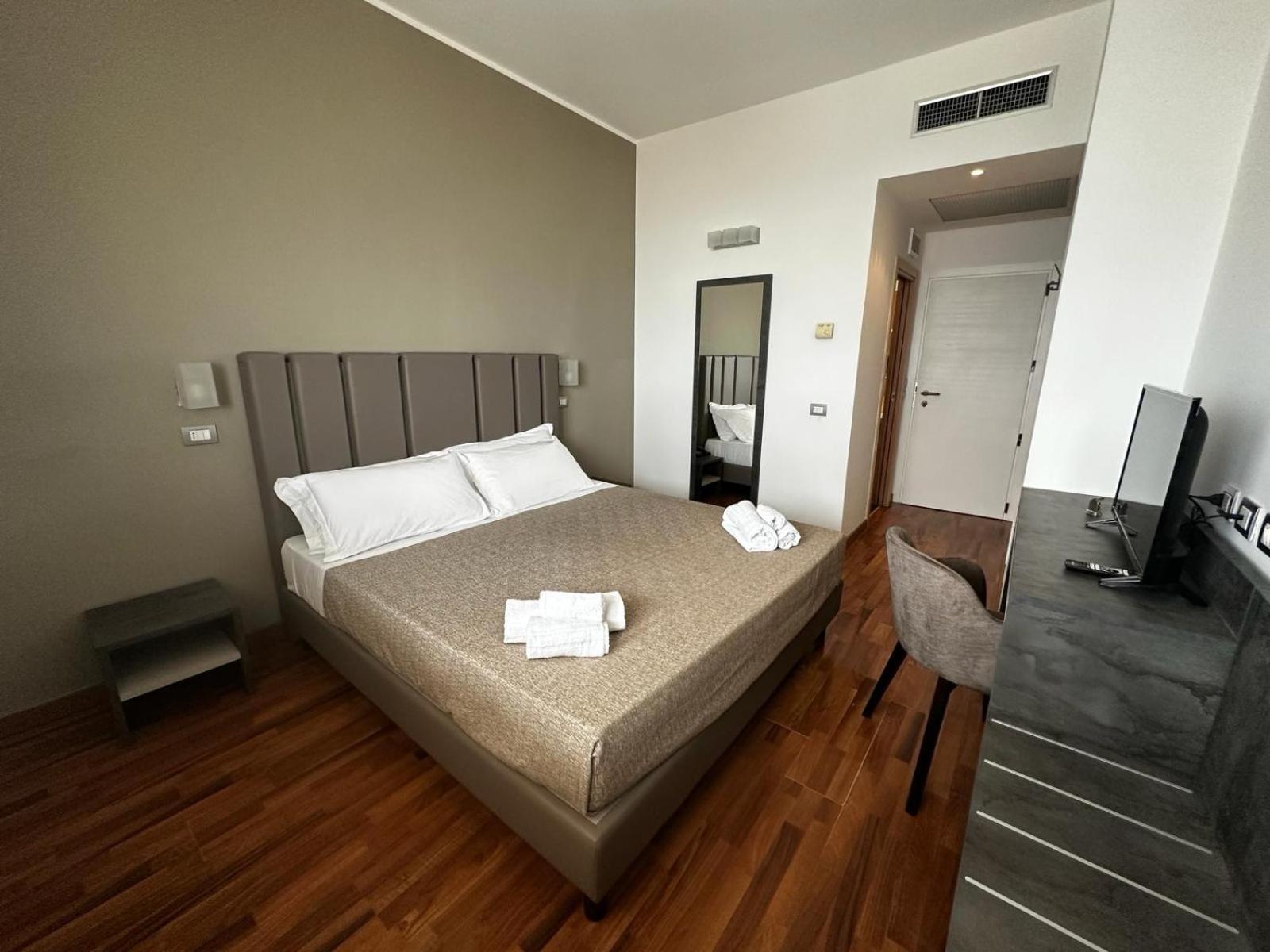 Hotel Golden Rimini Esterno foto