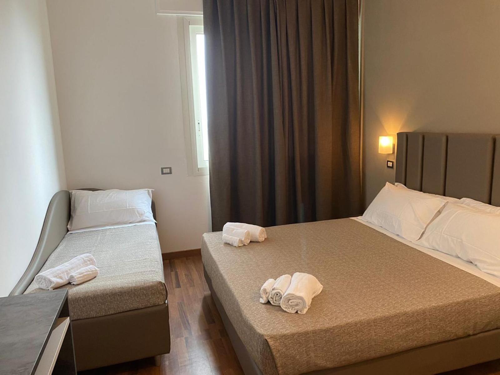 Hotel Golden Rimini Esterno foto