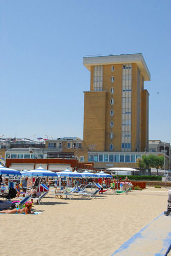 Hotel Golden Rimini Esterno foto
